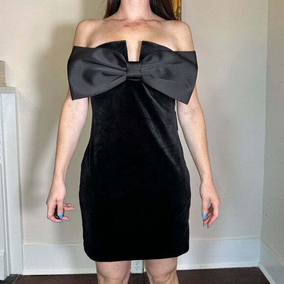 Express Strapless Black Mini Dress with Large Bow Size Medium NWT - Picture 1 of 6